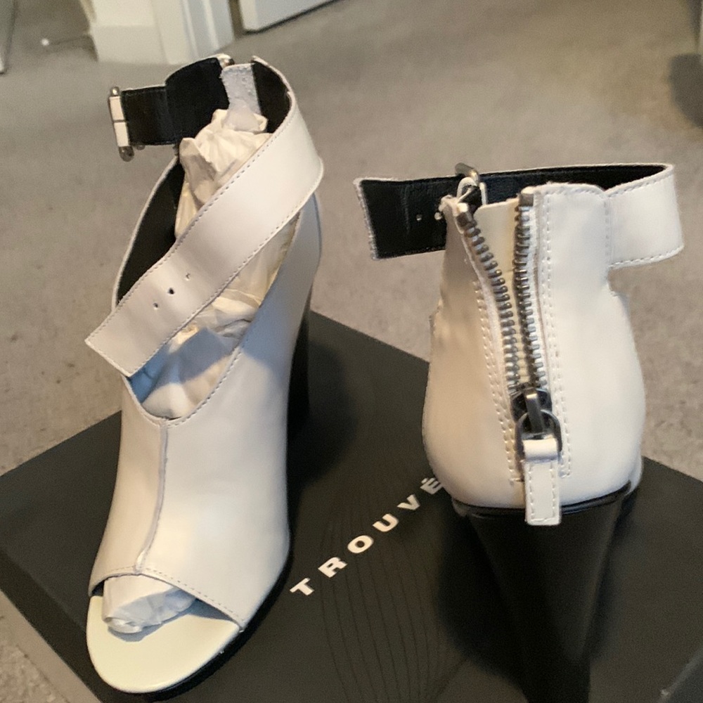Wedge booties white, size 8 1/2